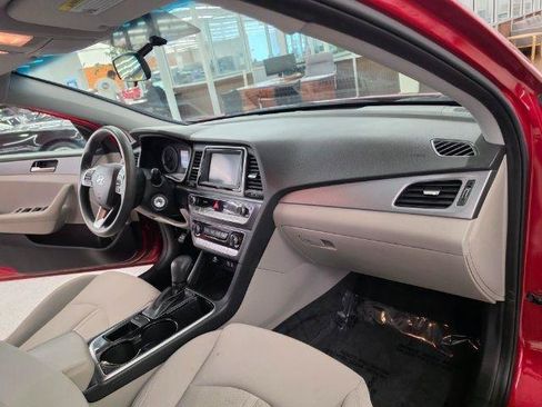 Used 2019 Hyundai Sonata SE FWD image 12