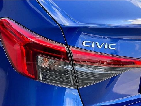 Used 2022 Honda Civic Sport image 28