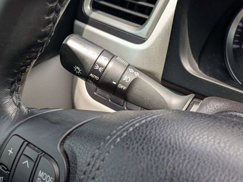 Used 2018 Toyota Highlander Limited FWD image 26