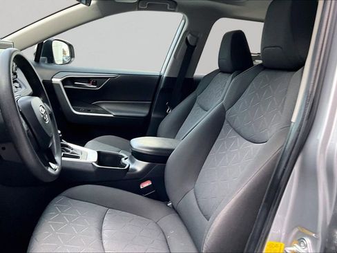 Certified 2022 Toyota RAV4 XLE w/ Convenience Package image 19