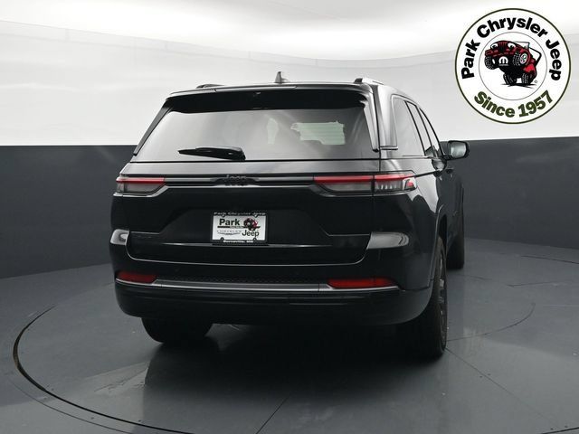 Used 2026 Jeep Grand Cherokee Limited AWD/4WD image 5