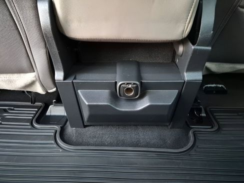 Used 2022 Ford F250 XLT w/ FX4 Off-Road Package image 21