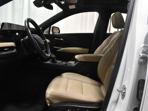 Certified 2024 Cadillac XT4 Premium Luxury AWD/4WD image 2