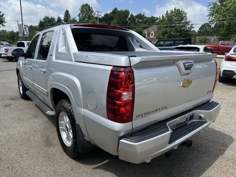 Used 2012 Chevrolet Avalanche LT AWD/4WD image 4