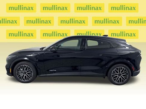 Certified 2025 Ford Mustang Mach-E Premium AWD/4WD image 5