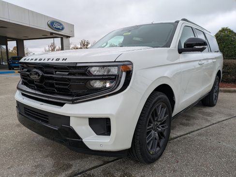 New 2025 Ford Expedition Max Platinum w/ Stealth Performance Package image 8
