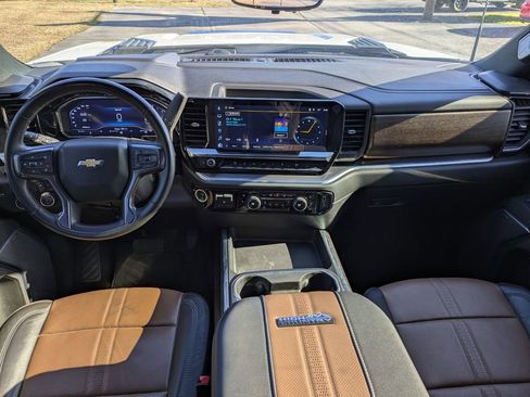 Used 2025 Chevrolet Silverado 3500 High Country w/ High Country Premium Package image 31