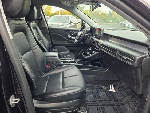 Used 2022 Lincoln Corsair AWD w/ Equipment Group 101A image 5