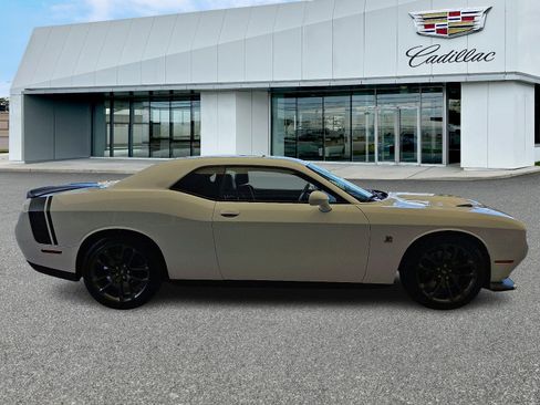 Used 2022 Dodge Challenger R/T Scat Pack w/ Plus Package RWD image 6
