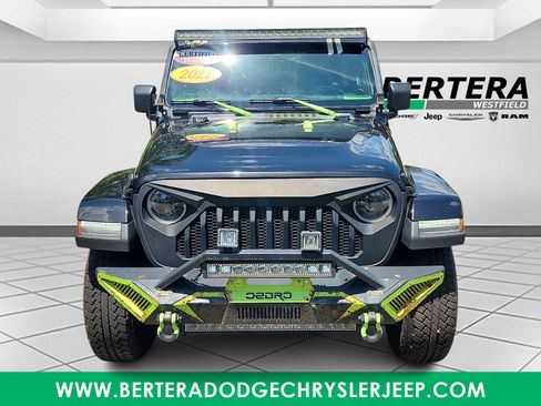 Used 2021 Jeep Wrangler Unlimited Sahara AWD/4WD image 2