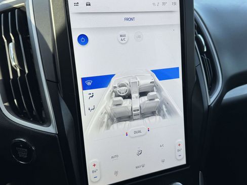 Used 2022 Ford Edge SE image 26