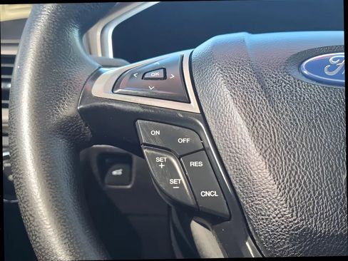 Used 2020 Ford Fusion SE image 19