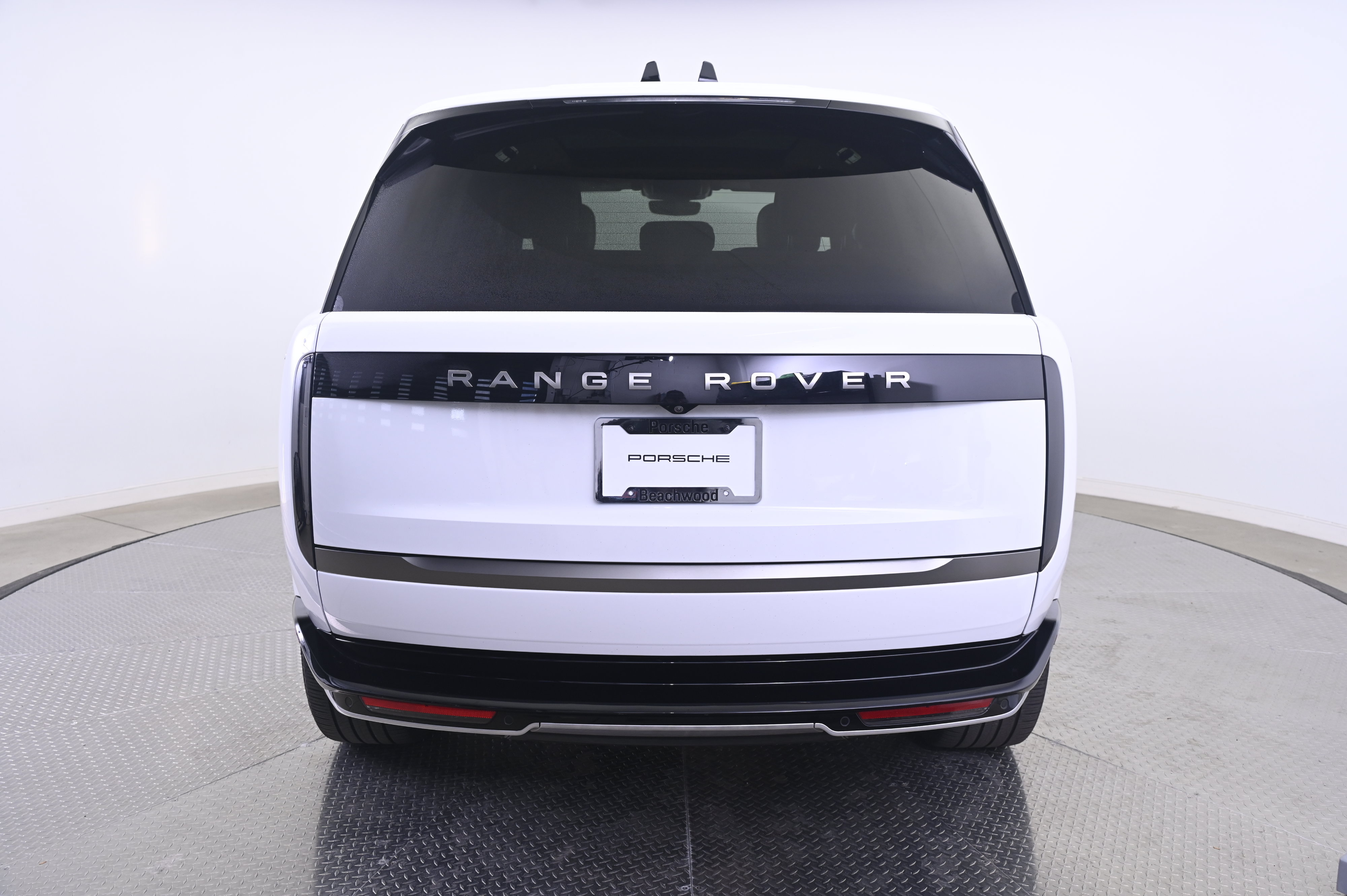 Used 2025 Land Rover Range Rover SE AWD/4WD image 6
