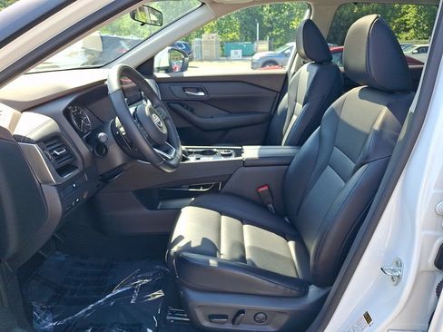 Certified 2023 Nissan Rogue SV w/ SV Premium B Package AWD/4WD image 15