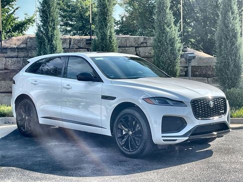 Used 2025 Jaguar F-PACE R-Dynamic S image 7