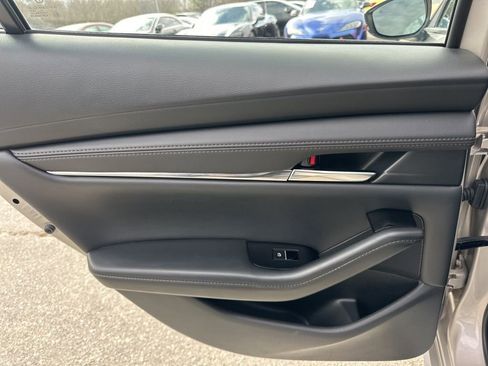 Used 2025 MAZDA MAZDA3 s image 27