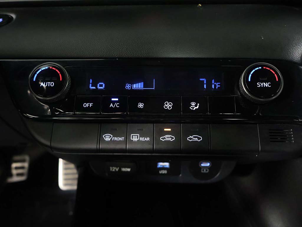Used 2025 Hyundai Elantra Sport w/ Cargo Package FWD image 40