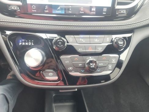 New 2026 Chrysler Pacifica Select AWD/4WD image 9