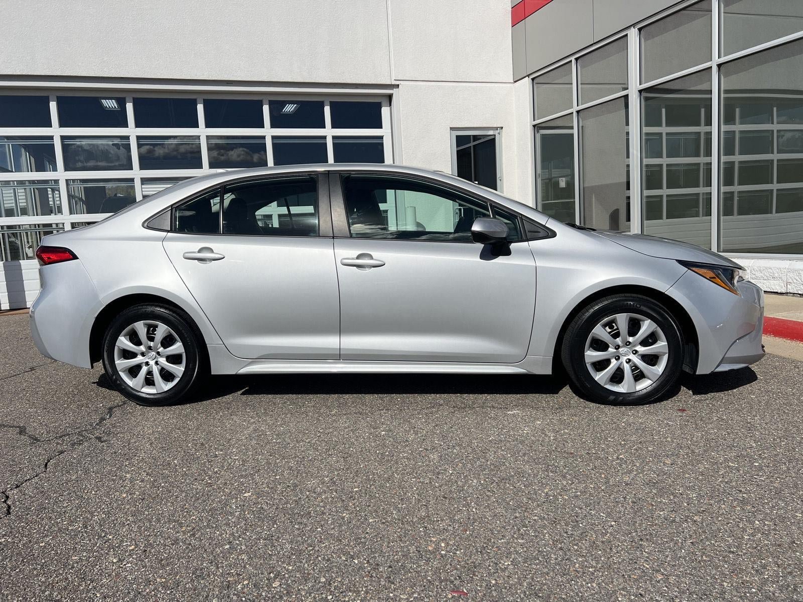 Used 2025 Toyota Corolla LE FWD image 21