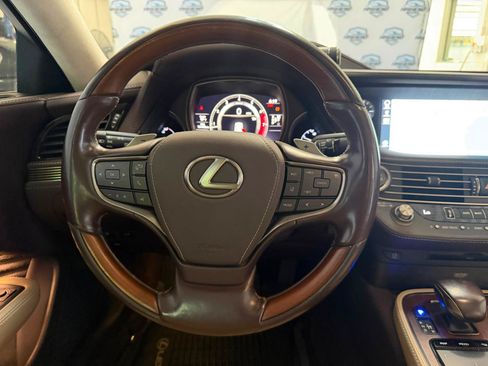 Used 2020 Lexus LS 500 AWD w/ Interior Upgrade Package image 29
