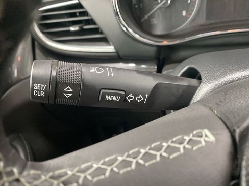 Used 2021 Buick Encore Preferred AWD/4WD image 31