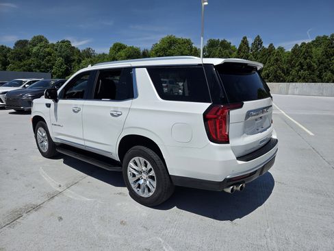 Used 2024 GMC Yukon Denali RWD image 3