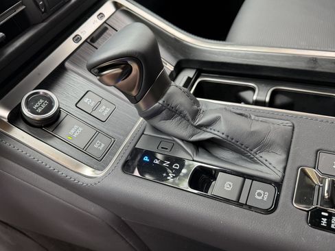 Used 2026 Lexus GX 550 w/ Accessory Package (2T) AWD/4WD image 28