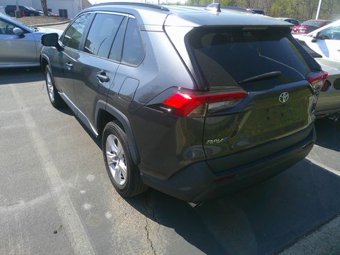 Used 2021 Toyota RAV4 XLE image 8