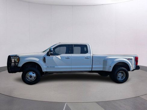Used 2017 Ford F350 Platinum w/ Platinum Ultimate Package AWD/4WD image 2