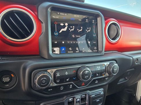 Used 2020 Jeep Gladiator Rubicon AWD/4WD image 23