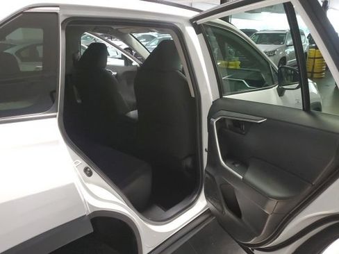Used 2021 Toyota RAV4 LE FWD image 21