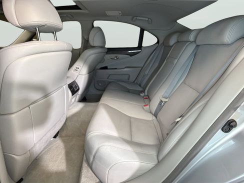 Used 2012 Lexus LS 460 w/ Luxury Value Edition RWD image 33