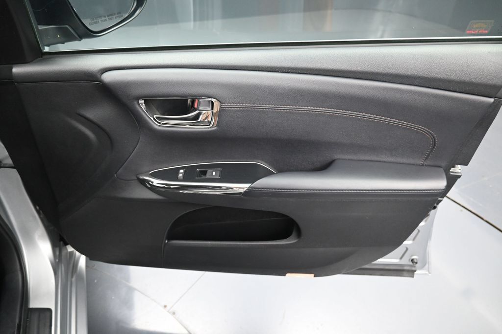 Used 2016 Toyota Avalon XLE FWD image 35