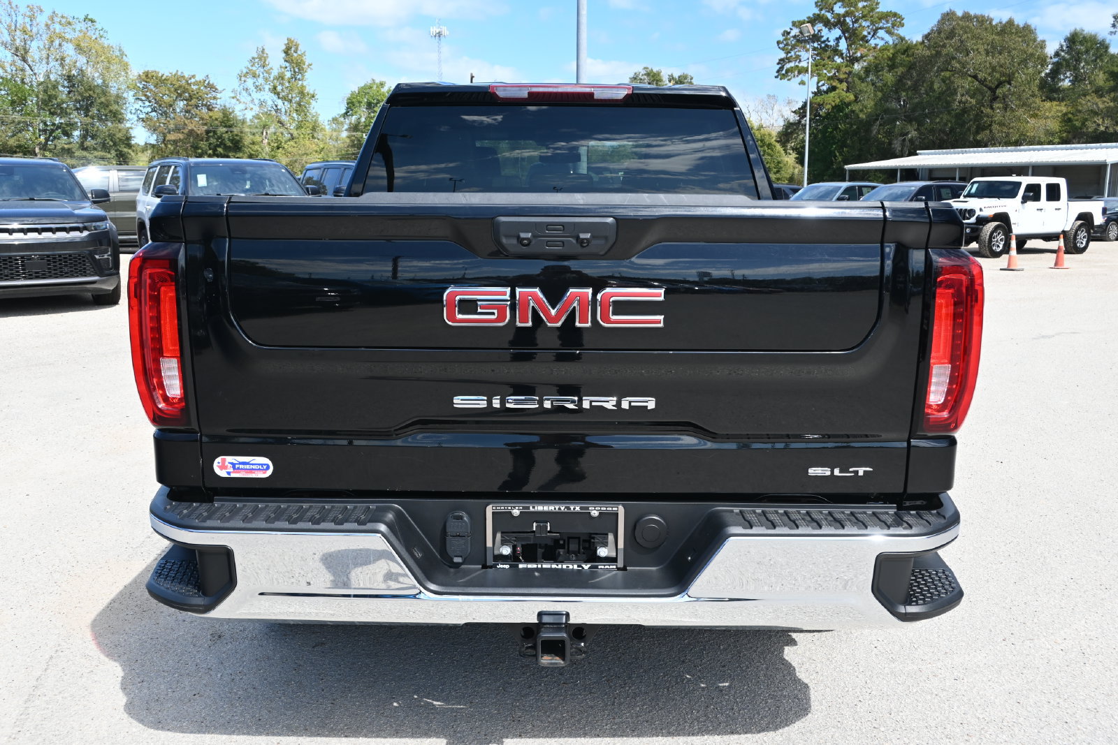 Used 2025 GMC Sierra 1500 SLT RWD image 3