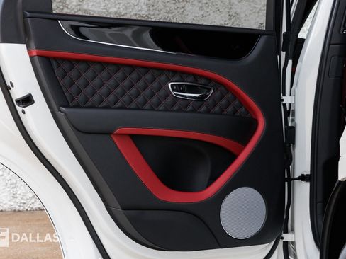 Used 2022 Bentley Bentayga Speed image 30