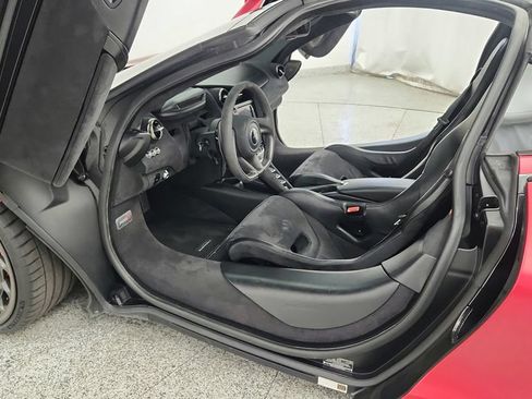 Used 2018 McLaren 720S Performance RWD image 35