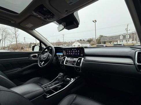 Used 2023 Kia Sorento SX image 28