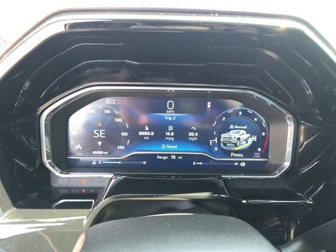 Used 2024 Chevrolet Silverado 2500 High Country w/ Technology Package AWD/4WD image 24