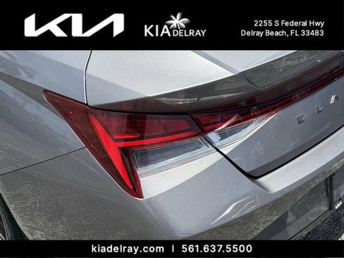Used 2023 Hyundai Elantra Limited w/ Cargo Package FWD image 7