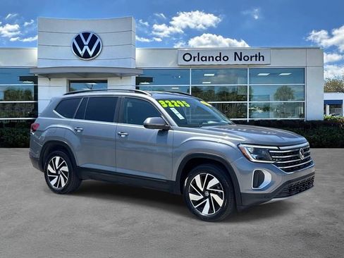 Used 2025 Volkswagen Atlas SE FWD image 1