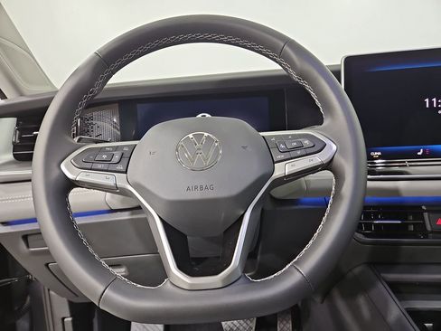 New 2026 Volkswagen Tiguan SE AWD/4WD image 14
