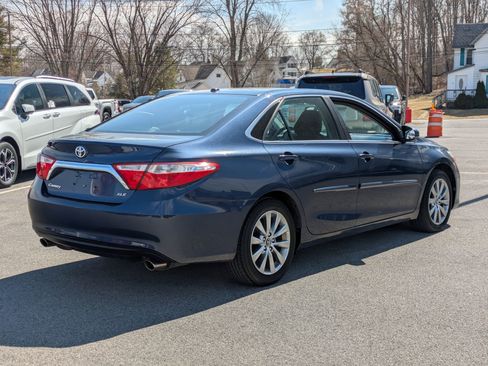 Used 2017 Toyota Camry XLE image 3