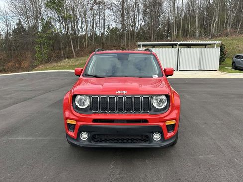 Used 2020 Jeep Renegade Latitude w/ UConnect 8.4 Nav Group image 2