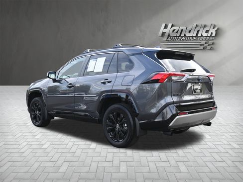 Used 2024 Toyota RAV4 SE image 8