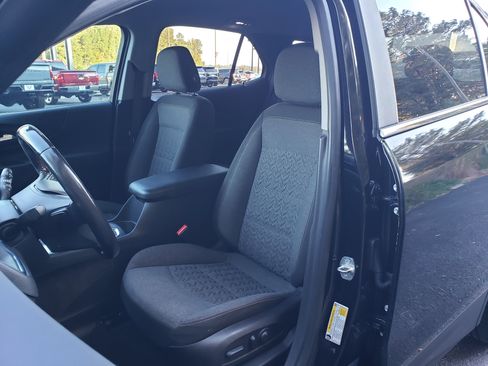 Used 2022 Chevrolet Equinox LT w/ Driver Convenience Package image 27