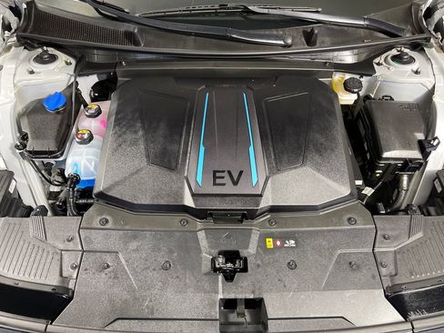 Certified 2023 Hyundai Ioniq 5 SEL AWD/4WD image 9