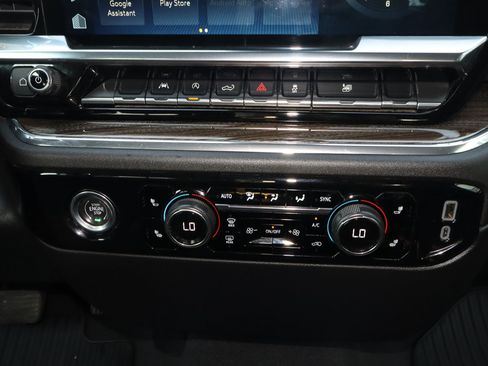 Used 2024 Chevrolet Silverado 1500 LT AWD/4WD image 11