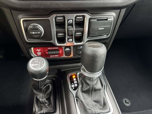 New 2026 Jeep Gladiator Sport image 9