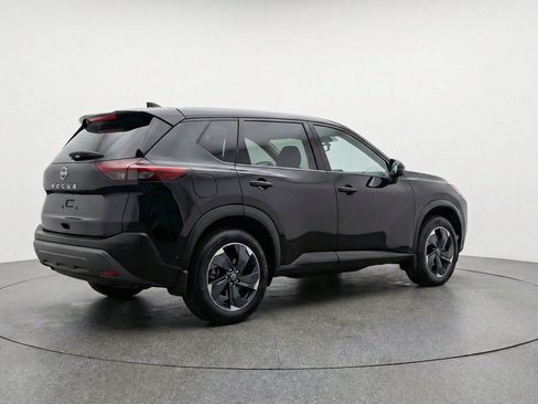 Used 2025 Nissan Rogue SV AWD/4WD image 9