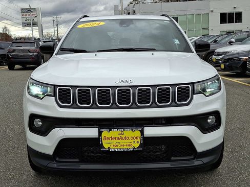 Certified 2024 Jeep Compass Latitude image 2